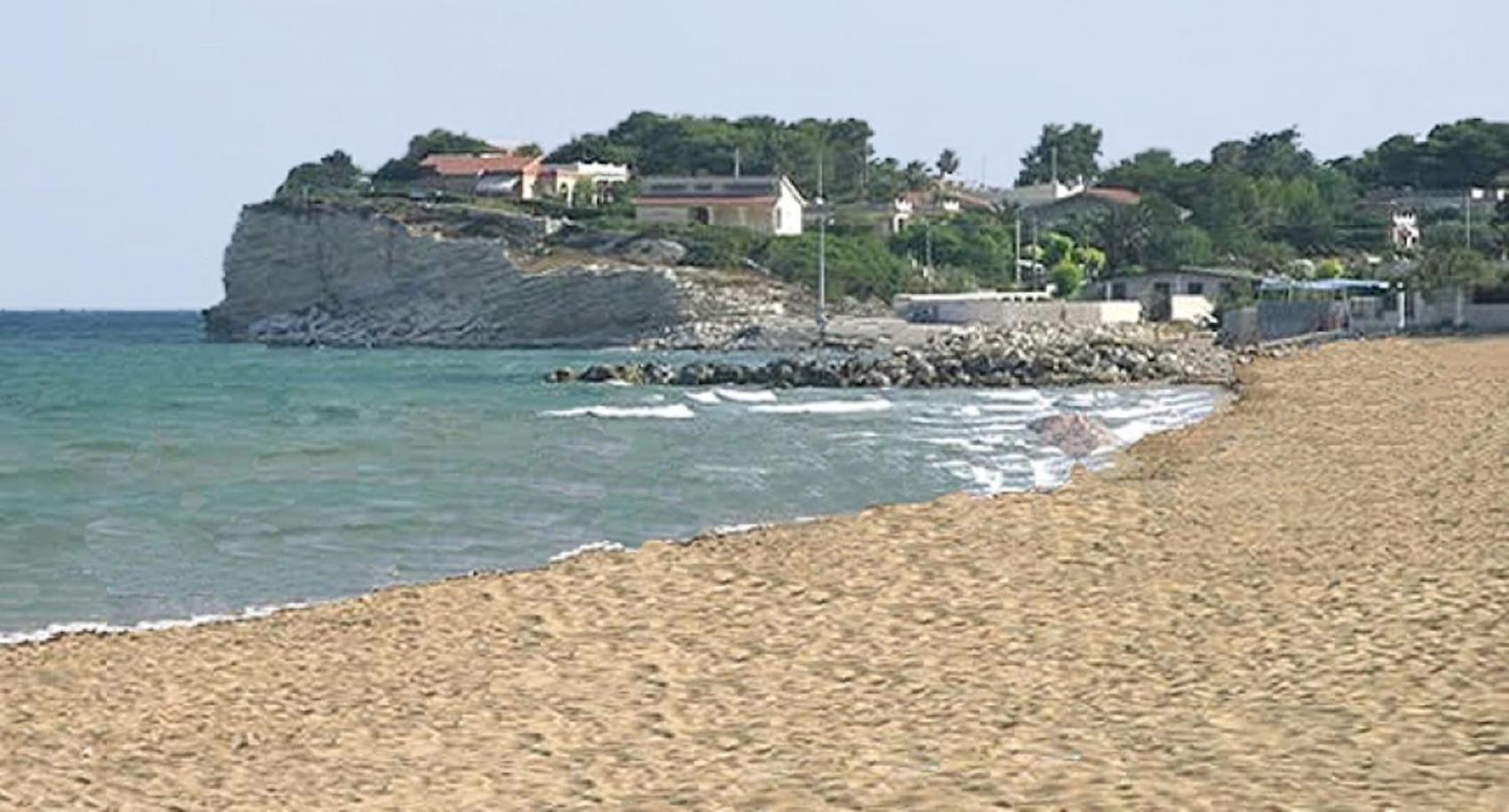 Casa Vacanze Robinson Villa Avola Exterior photo
